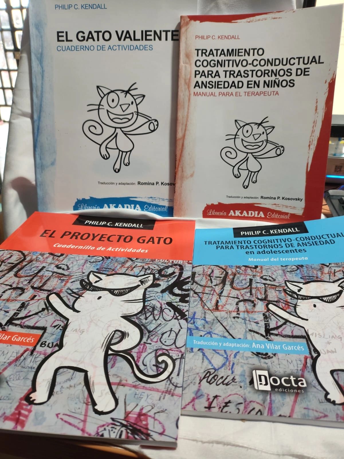 Tratamiento cognitivo conductual para transtornos de ansiedad en niños y adolescentes y el proyecto gato + gato valiente 4 Vol Kendall